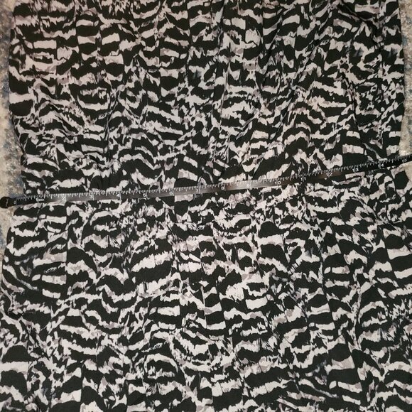 FABLETICS Dash Black White Sandstorm  || Small || GUC - Picture 10 of 15